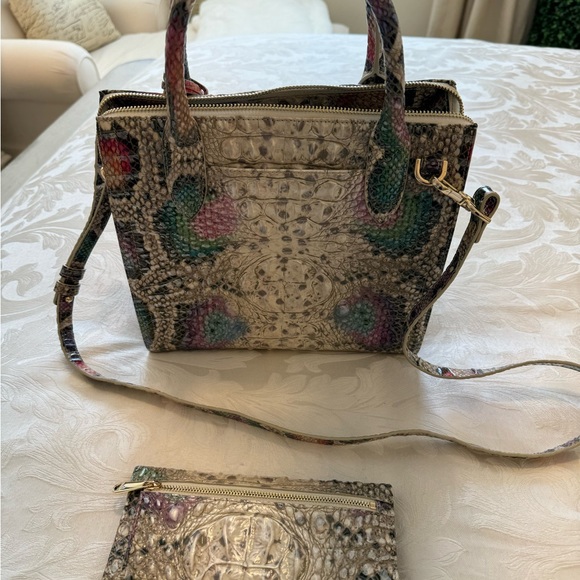 Brahmin satchel, wallet and dust cover - Picture 3 of 9